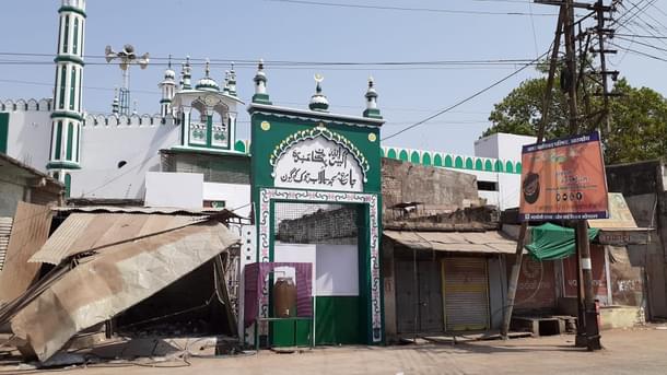 The mosque at Talab Square, around where stones were pelted.