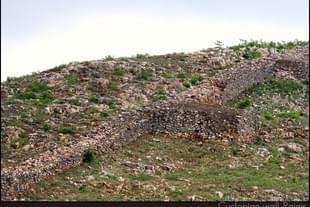 Cyclopean Wall at Bihar's Rajgir (Pic Via Wikipedia)