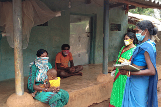 An ASHA health worker in action (Photo: Collector and District Magistrate, Koraput/Twitter)