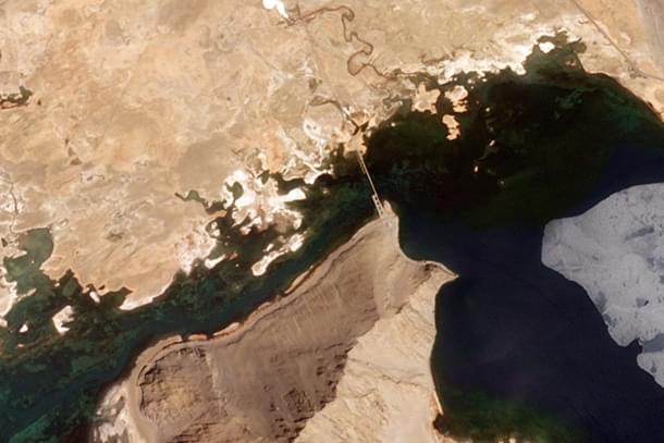 China's bridge over Pangong Lake. (@NatureDesai/Twitter)