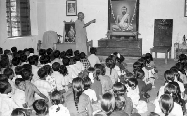 Swami Mathurananda conducting classes for children