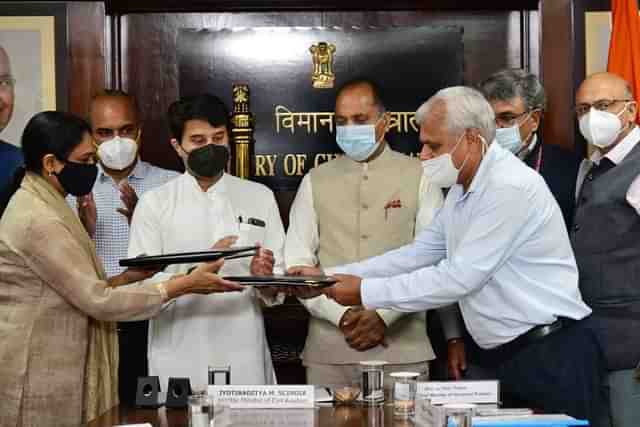 Civil Aviation Minister Scindia and Himachal CM Thakur at MoU signing for the greenfield airport at Mandi's Nagchala (Pic Via Twitter)