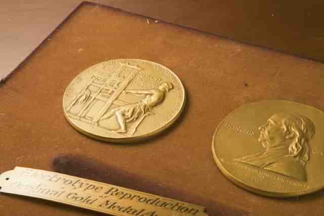 The Pulitzer Prize medal.