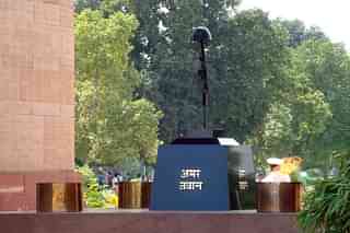 Inverted Rifle and Helmet at India Gate, a symbol of fallen soldiers of 1971 war, has been shifted to National War Memorial (Pic Via Wikipedia)