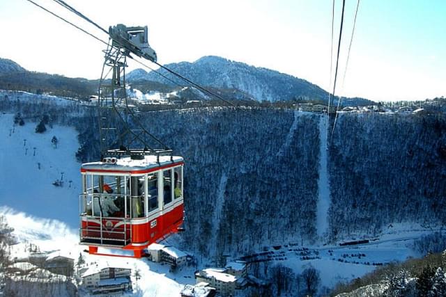A ropeway line in Japan (Wikimedia Commons)