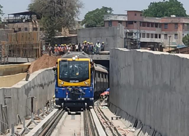 Trial run of Ahmedabad metro rail through underground section (@KanuDesai180/Twitter)