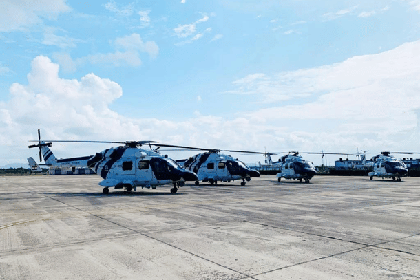 Indian Coast Guard DG V S Pathania commissioned ALH Squadron (CG)-835 at Porbandar on 28 June. (Photo: Indian Coast Guard/Twitter)