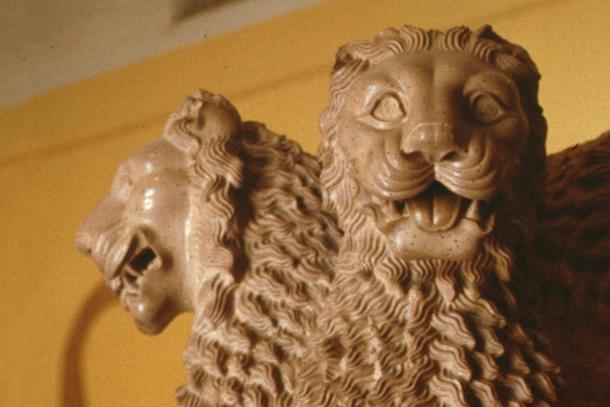 Close-up of the Sarnath Lion Capital (Wikimedia Commons)