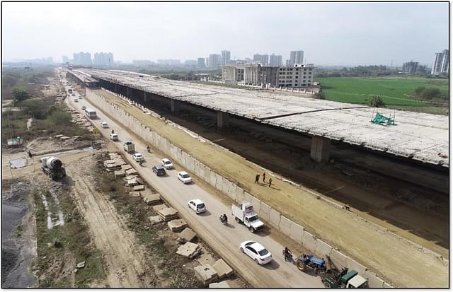 An engineering marvel? 34 metre wide 8-lane highway constructed on a single pier (@nitin_gadkari/Twitter)