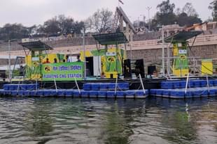 The floating CNG filling station.