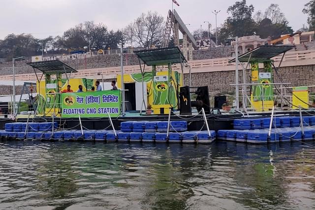 The floating CNG filling station.