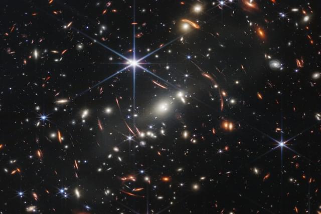 The galaxy cluster SMACS 0723 as it appeared 4.6 billion years ago.(NASA, ESA, CSA, STScI)