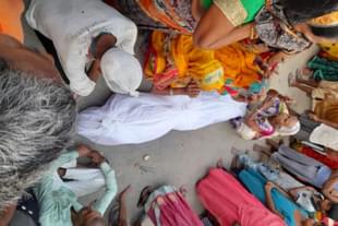Body of the victim, Dharam Sahu, in front of the police station