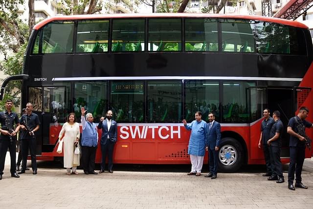  "Electric Double-decker Bus" unveiled by Nitin Gadkari in Mumbai (Via Twitter)