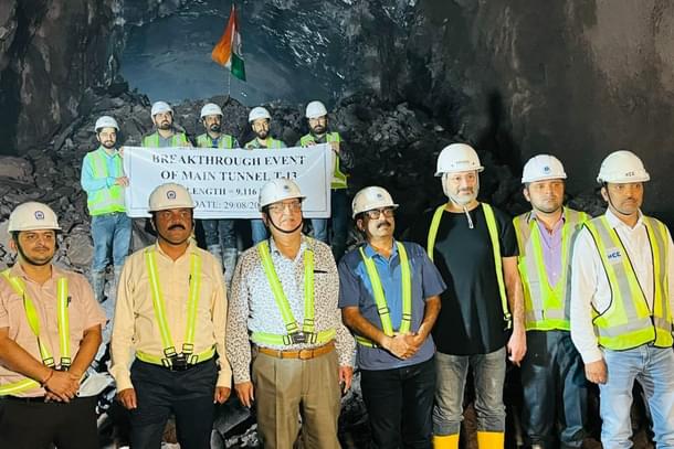 Northern Railways achieves breakthrough of main tunnel in USBRL project.