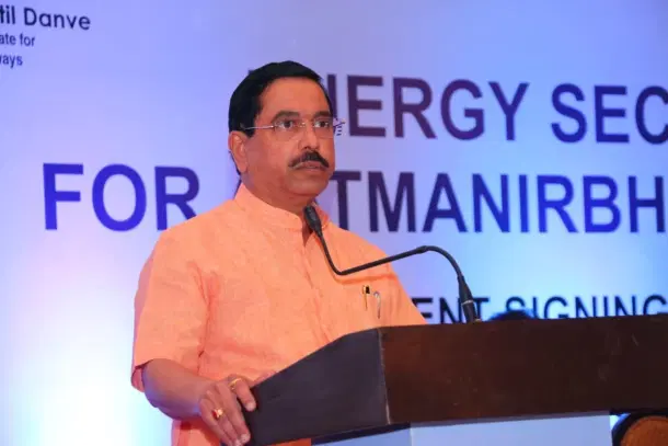 Union Minister for New and Renewable Energy Pralhad Joshi (Pic Via Twitter)
