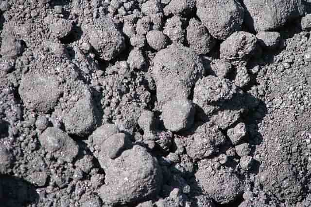 Petroleum Coke (Wikimedia Commons)