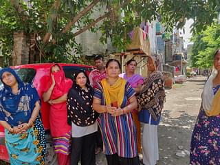 Neighbours of Preeti. The woman in centre in yellow dupatta is Bala Gosain