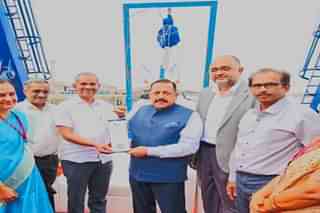 Union Minister Jitendra Singh launched the Saline Water Lamp (Pic Via PIB Website)