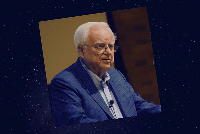 Astronomer Frank Drake speaking at Cornell University in Schwartz Auditorium, 19 October 2017 (Photo: Amalex5/Wikimedia Commons)