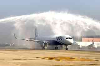 Indigo's A321 making its way through the water cannon salute (Via Twitter) 