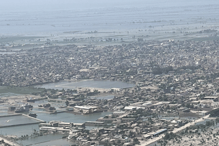 flood in Pakistan (Pic Via Wikipedia)
