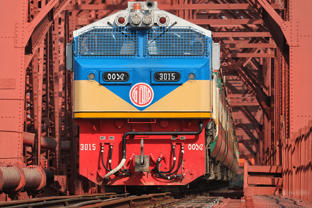 Bangladesh Railway locomotive Class-3000 No. 3015 (Hassan Tanvin Ayon/Wikimedia Commons)