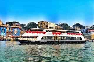Alaknanda Cruiseliner in Varanasi (Pic Via Twitter)