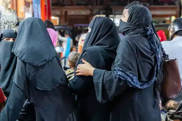 Women in burqa 