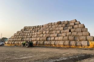 Paddy straw rolls at the CBG plant in Sangrur (@HardeepSPuri/Twitter)