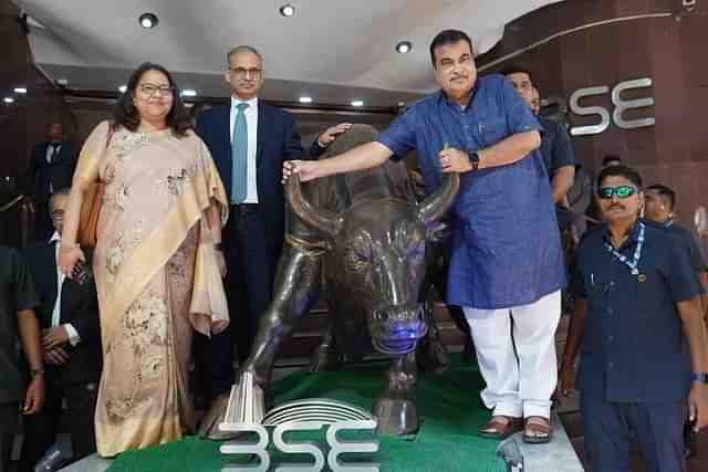 Nitin Gadkari at Bombay Stock Exchange (@nitin_gadkari/Twitter)