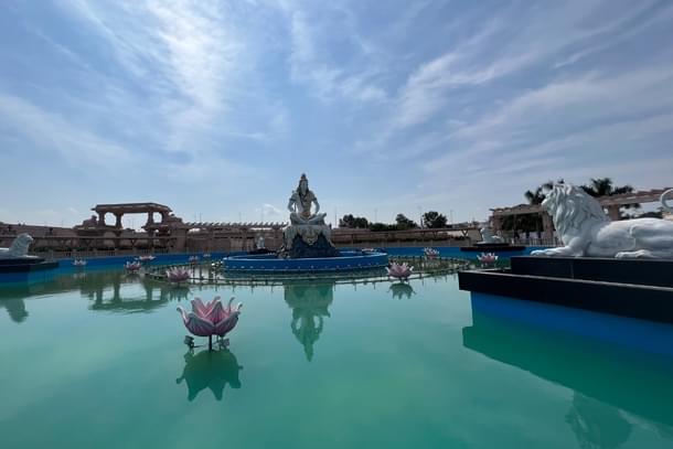 The corridor in the day - the Lotus pond