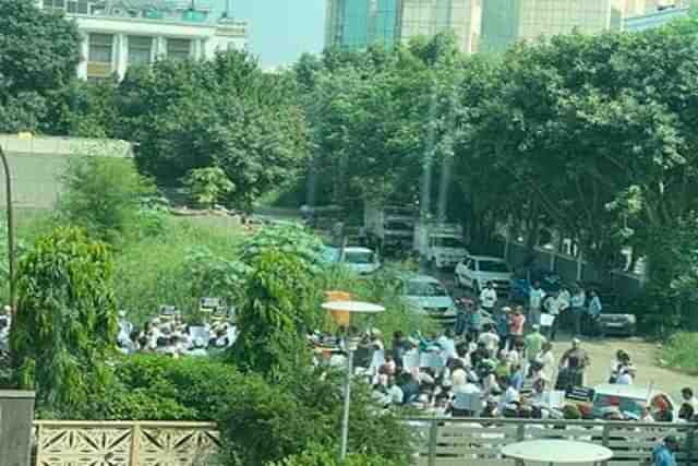 AAP workers outisde NCW office (Photo shared by NCW chief on her official Twitter account)