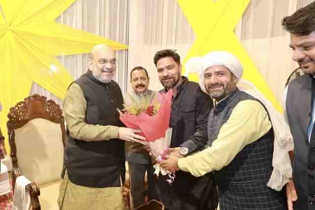 Amit Shah with community delegates