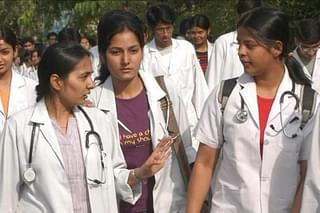 Medical students. (Vipin Kumar/Mint via Getty Images)