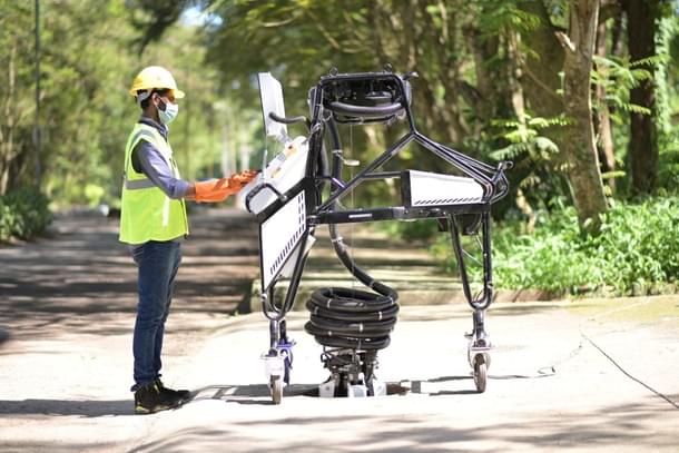 The Bandicoot can clean 10 manholes in a day.
