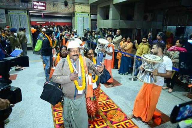 Tamil Delegation reached Varanasi Cantt railway station on Tuesday (Pic Via PIB)