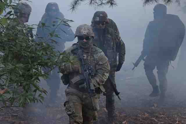 Indian Army and US Army troops in action during exercise Yudh Abhyas 2022. (Indian Army/Twitter)
