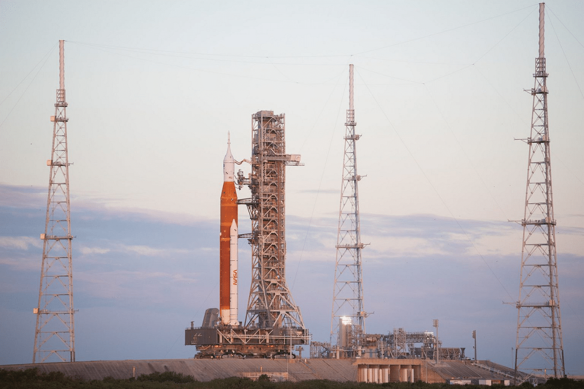 NASA’s SLS rocket with the Orion spacecraft stands tall at Launch Pad 39B at NASA’s Kennedy Space Center in Florida, the United States. (Photo: NASA/Joel Kowsky)