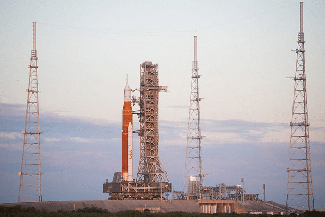 NASA’s SLS rocket with the Orion spacecraft stands tall at Launch Pad 39B at NASA’s Kennedy Space Center in Florida, the United States. (Photo: NASA/Joel Kowsky)