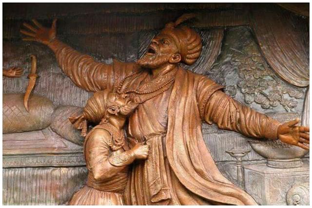 A depiction of Shivaji Maharaj slaying Afzal Khan. 