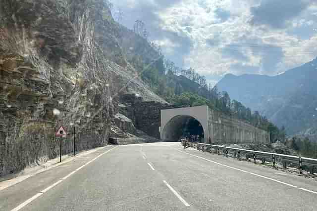 Badrinath stretch of Chardham road project (@BHiren/Twitter)