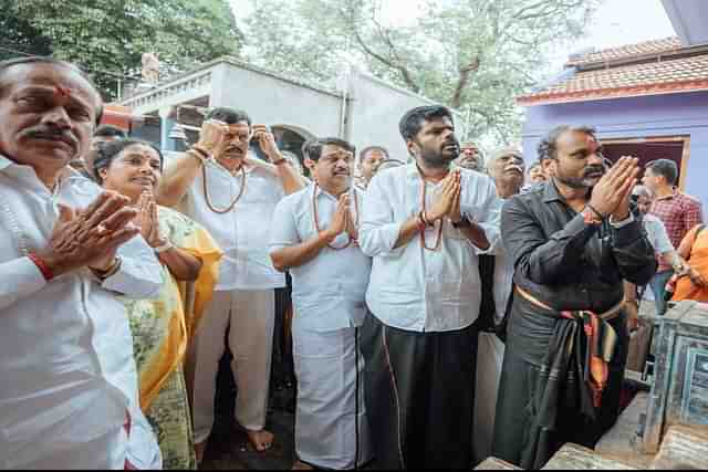 TN BJP leaders at Sangameswarar temple in Coimbatore