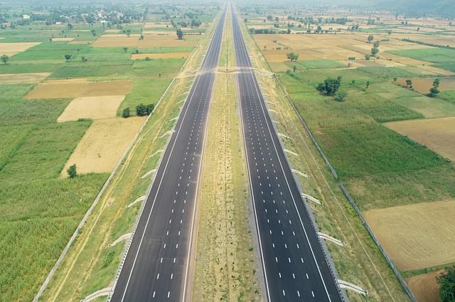 A section of Delhi-Mumbai Expressway near Haryana-Rajasthan border (@nitin_gadkari)