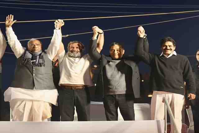 Kamal Hassan with Rahul Gandhi and other Congress members at Delhi leg of Bharat Jodo yatra. (Kamal Hassan/Twitter)