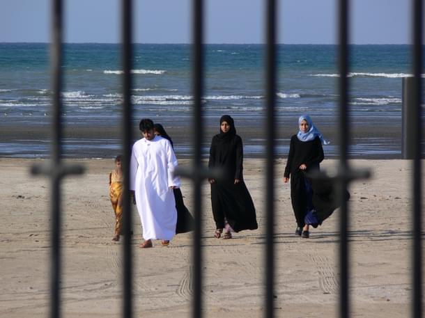 A picture of women wearing Abaya in Saudi. (Wikicommons)