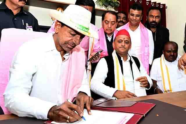 BRS Chief and Telangana CM KCR with Samajwadi Party Chief Akhilesh Yadav and JDS leader H D Kumaraswamy after inaugurating BRS office in Delhi. (@RaoKavitha/Twitter)