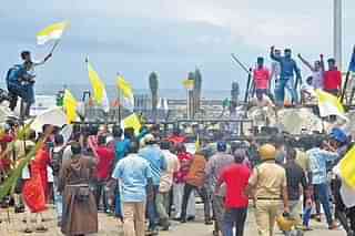 File image of church led protesters at Vizhinjam port site (@PRamdas_TNIE/Twitter)