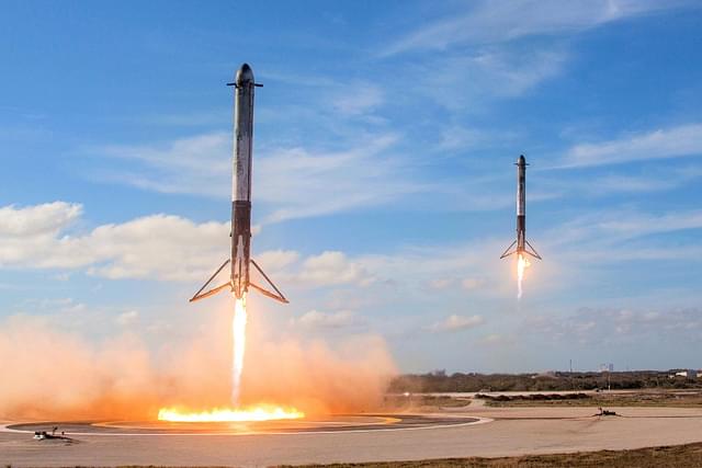 The landing of SpaceX's Falcon Heavy Side Boosters (Pic Via Wikipedia)