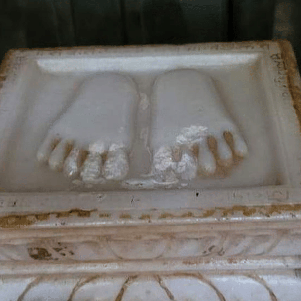 Vandalised footprints of the deity at Rohishala, Palitana, Gujarat. Photo credits: Divya Bhaskar.